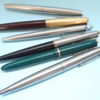 Group lot vintage Parker pens inc - 3 x fountain pens, etc - Sold for $24 - 2016