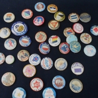 Group lot vintage WWI badges inc - heaps OAS Tasmania, some with makers marks, etc - Sold for $79 - 2016