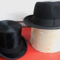 2 x gents hats - Vintage beaver skin Top hat, made in Melbourne and trilby - Sold for $67 - 2016