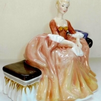 Royal Doulton figurine - Reverie - HN 2306, 175cm H - Sold for $67 - 2016
