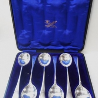 Group lot vintage household items - boxed spoon set, plus white linen - Sold for $79 - 2016