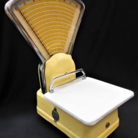 1950s Yellow Enamel Grovers scale up to 4lb - Sold for $174 - 2018