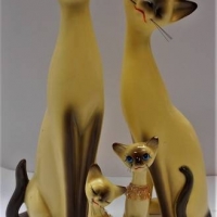 Set of 4 pieces 1960s ceramic 'Cats' incl salt 'n' pepper shakers and 2 x statues - Sold for $43 - 2018