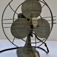 Vintage 194050s Stromberg Carlson desk Fan with round blades - Sold for $31 - 2018