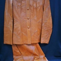 Vintage c1970s retro tan leather 2-piece 'Dreske Somoff' jacket and long skirt size 8 - both fully lined, made in England - Sold for $47 - 2018