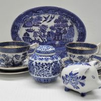 Group-lot-Blue-White-China-inc-Vintage-Willow-platter-2-x-Doulton-Booths-Real-Old-Willow-Trios-Delfts-Blue-Piggy-Banks-Ginger-Jar-Napkin-Ring-Sold-for-50-2021