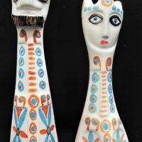 Gus-McLaren-1923-2008-Australian-Pottery-King-Queen-Salt-Pepper-shakers-Pale-Glaze-with-hand-painted-detail-incised-signature-to-base-23-Sold-for-199-2021