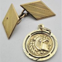 2-x-items-14ct-medallion-pendant-375-gold-cufflink-TW-4-3-grms-Sold-for-112-2021