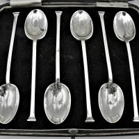 Boxed-set-Sterling-Silver-coffee-spoons-hmarked-Sheff-1918-Sold-for-50-2021