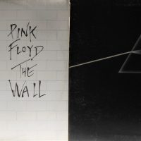 2-x-Vintage-Pink-Floyd-Vinyl-Lp-records-Dark-Side-of-the-Moon-Gatefold-2nd-US-Pressing-Harvest-Label-SMAS-11163-The-Wall-Australian-pressing-Sold-for-62-2021