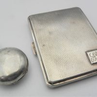 2-x-Sterling-silver-items-Sovereign-case-Hmarked-BHam-1913-small-cigarette-case-hmarked-London-1930-TW-approx-80-grms-Sold-for-124-2021