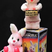 2-x-Vintage-battery-operated-toys-inc-Boxed-Duracell-Boxing-Bunny-no-stand-Duracell-Drumming-Bunny-Sold-for-50-2021