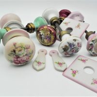 Group-lot-6-x-assorted-colours-porcelain-door-knobs-sets-with-brass-mounts-spindles-and-hand-painted-highlights-one-Limoges-signed-Fragonard-one-wi-Sold-for-68-2021