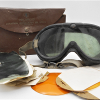 Vintage-Polaroid-Aviation-Goggles-Kit-No-1068-with-original-Box-and-a-collection-of-different-colour-spare-Lens-Sold-for-87-2021