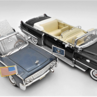 2-x-124-Presidential-Diecasts-Limousines-inc-Blue-1961-Lincoln-X-100-Kennedy-Car-Black-1968-Parade-Car-Sold-for-174-2021