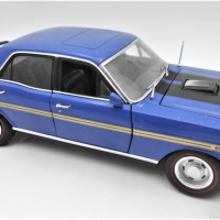 AUTOart-118-Scale-Model-Diecast-Ford-Falcon-351-GT-Sold-for-112-2021