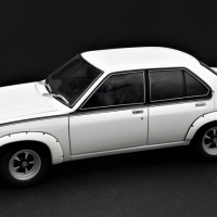 AUTOart-118-Scale-Model-diecast-Holden-LH-Torana-SLR-5000-L34-in-White-Sold-for-106-2021