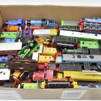 Box-lot-Vintage-Modern-diecast-plastic-THOMAS-THE-TANK-Engine-Friends-Thomas-James-Bill-Ben-Gordon-etc-Sold-for-68-2021