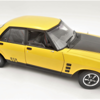 CLASSIC-Carlectables-118-scale-model-Diecast-Holden-Monaro-HX-GTS-Sold-for-118-2021
