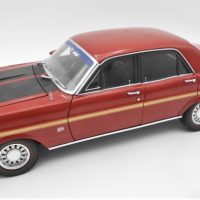 Classic-Carlectable-118-scale-model-Diecast-Ford-Falcon-351-GT-4-door-in-Brambles-Red-VGC-Sold-for-112-2021