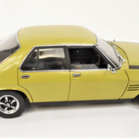 Classic-Carlectables-118-scale-model-Diecast-Holden-Monaro-HQ-SS-Sold-for-273-2021
