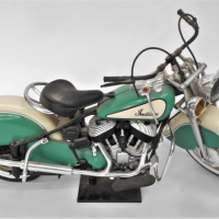Classic-Indian-Motor-Cycle-16-scale-Green-Cream-White-wall-tyres-Sold-for-174-2021