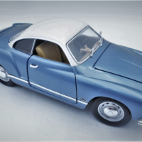 Road-Signature-118-scale-model-Diecast-1966-Volkswagen-Karmann-Ghia-Sold-for-68-2021