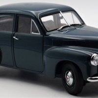 118-Scale-Diecast-Model-Car-1953-Holden-48-215-Sedan-Model-Made-by-Autoart-Sold-for-137-2021