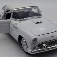 118-Scale-Diecast-Model-Car-1958-Ford-Thunderbird-in-White-Model-Made-by-Motor-Max-Sold-for-62-2021