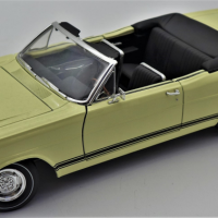 118-Scale-Diecast-Model-Car-1966-Mercury-Cyclone-GT-Convertible-in-Cream-Model-Made-by-Road-Signatures-Sold-for-50-2021