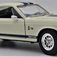 118-Scale-Diecast-Model-Car-1968-Ford-Shelby-GT-500K-Model-Made-by-Road-Legends-Sold-for-75-2021