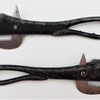 2-x-early-1900s-British-Made-black-enamel-painted-cast-iron-Bully-Beef-can-openers-in-the-form-of-cows-Sold-for-56-2021