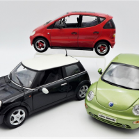 3-x-118-Scale-Model-Diecast-Cars-incl-Austin-Mini-Cooper-in-black-body-with-white-roof-Maisto-a-Mercedes-Benz-Class-A-in-red-body-Maisto-and-a-Sold-for-118-2021