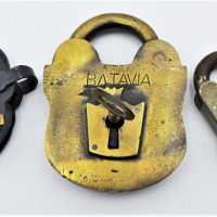 3-x-Heavy-duty-Padlocks-with-keys-inc-vintage-Templebar-Black-with-Brass-lock-casing-hammered-metal-and-vintage-style-Batavia-Brass-padlock-Sold-for-75-2021