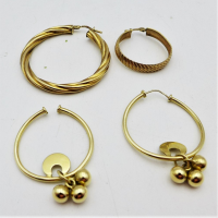 Group-gold-jewellery-pair-hoop-earrings-af-2-x-odd-hoop-earrings-TW-9-4-grms-Sold-for-310-2021