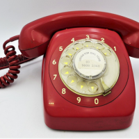 Retro-STC-Red-Rotary-Telephone-Made-in-Australia-Sold-for-56-2021