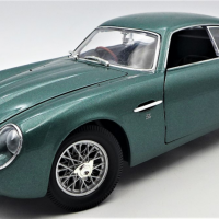 118-Scale-Model-Diecast-Car-1961-Aston-Martin-DB4GT-Zagato-in-Dark-Green-Model-Made-by-Road-Signatures-Sold-for-87-2021