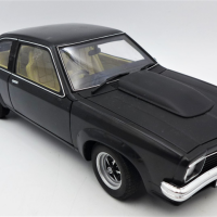 118-Scale-Model-Diecast-Car-1977-Holden-Torana-A9X-SS-Hatchback-in-Black-Model-Made-By-Autoart-Sold-for-124-2021