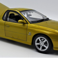 118-Scale-model-Diecast-Holden-Commodore-SS-VT-by-Classic-Carlectables-Sold-for-112-2021