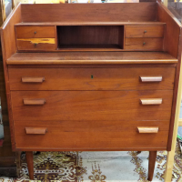 Mid-Century-Teak-Veneered-desk-on-tapering-legs-with-3-x-lower-drawers-and-upper-compartmentssome-loss-to-veneer-noted-approx-96cm-H-82cm-W-44cm-Sold-for-174-2021