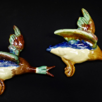 2-x-Vintage-pottery-Flying-Mallard-Wall-Ducks-graduating-size-no-marks-sited-24-x-23cm-22-x-22cm-Sold-for-99-2021