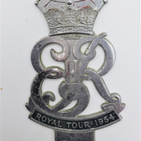 Vintage-Australian-Royal-Tour-1954-metal-Car-Badge-Sold-for-56-2021