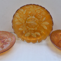 3-x-Pieces-Vintage-marigold-Carnival-Glass-Large-Peacock-Urn-Bowl-Rose-Grapes-bowl-Peacock-Grapes-footed-bowl-largest-piece-25cm-Diam-Sold-for-174-2021