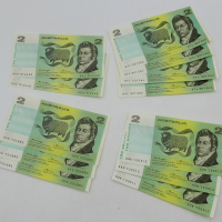 12-x-Vintage-Australian-Two-Dollar-Bank-notes-all-with-consecutive-serial-nos-in-groups-2-3-4-all-VGC-Sold-for-186-2021