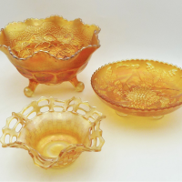 3-x-Vintage-Fenton-Carnival-Glass-inc-Marigold-Stag-Holly-spatula-footed-bowl-20cm-D-Tri-Footed-Bowl-Two-Flowers-23cm-D-Peach-Opal-Open-edge-2-ro-Sold-for-75-2021