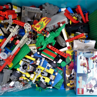 Large-lot-Loose-modern-vintage-LEGO-heaps-figures-knights-technics-racing-cars-dragon-etc-Sold-for-211-2021