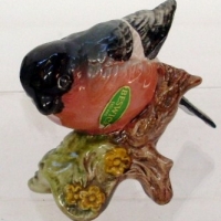 BESWICK Bullfinch figure on branch (No1042) with original paper sticker, approx 7cm H - Sold for $67 - 2013