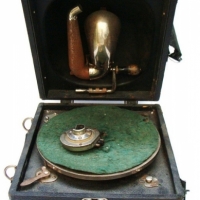 Portable Decca Junior wind up gramophone - circa 1925 - Sold for $85 - 2015