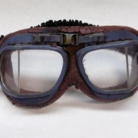 Pair of Motorcycle / flying goggles - Sold for $37 - 2016