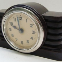 Vintage Bakelite bedside clock - Sold for $56 - 2016
